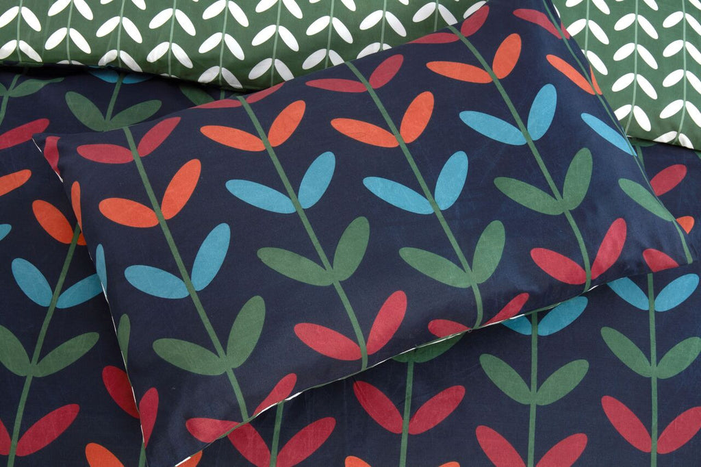 Close-up of the contemporary pattern on the Jules navy duvet cover set.