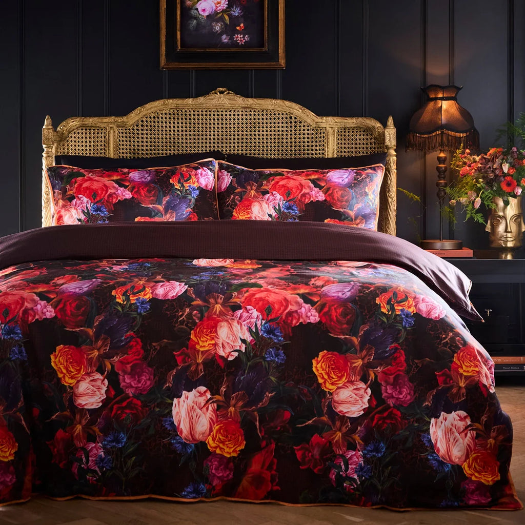 Laurence Llewelyn-Bowen Grande Chintz cotton sateen duvet cover set in multi with bold floral design.