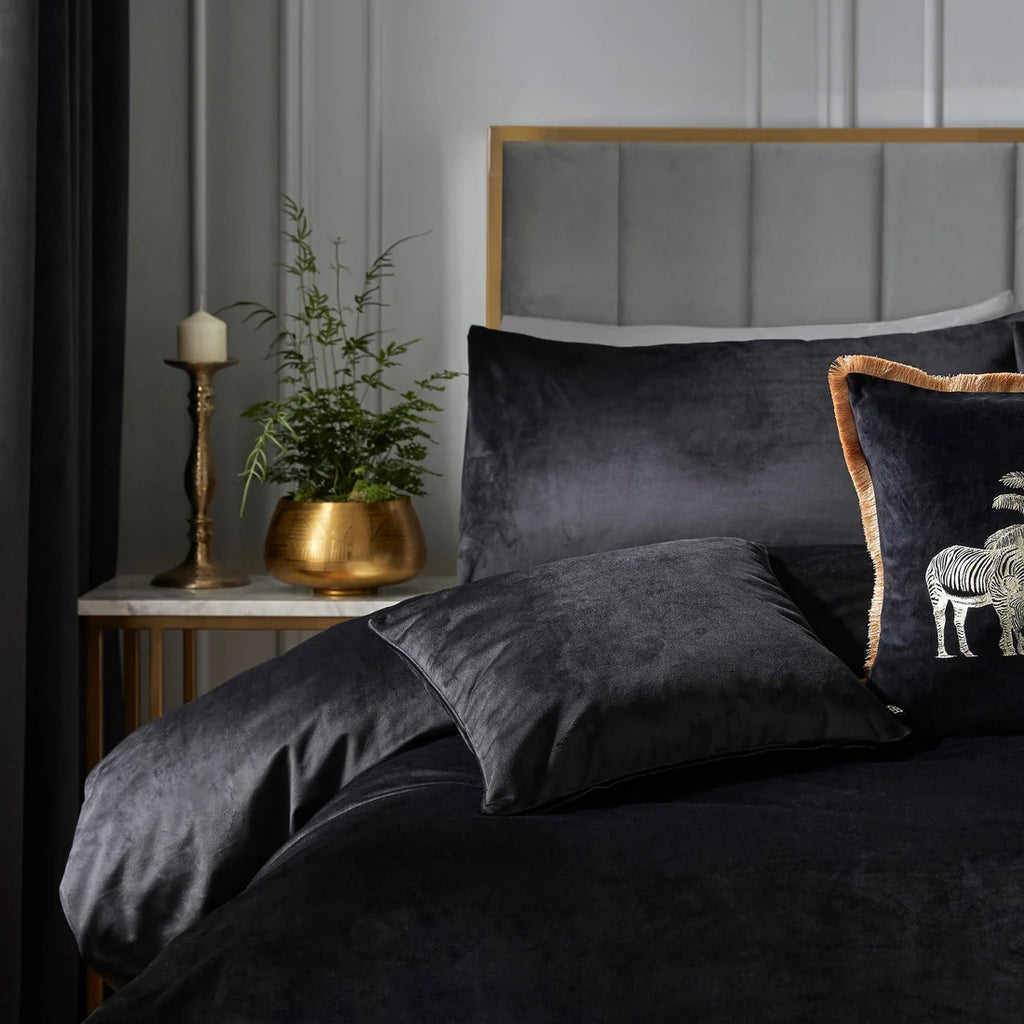 Laurence Llewelyn-Bowen Montrose Duvet Cover Set in Black