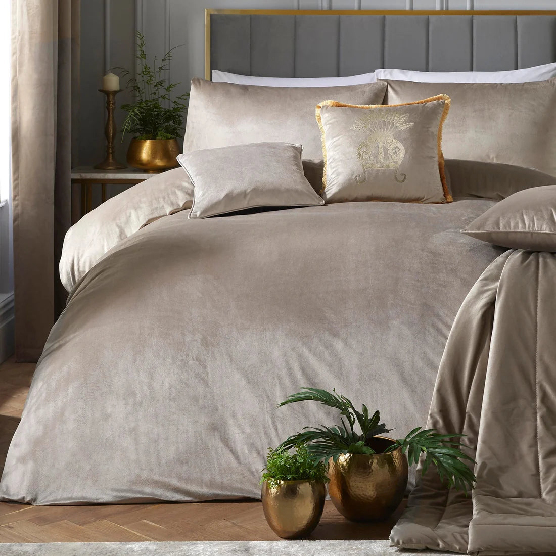 Laurence Llewelyn-Bowen Montrose Duvet Cover Set in Linen