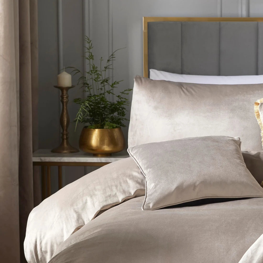 Laurence Llewelyn-Bowen Montrose Duvet Cover Set in Linen