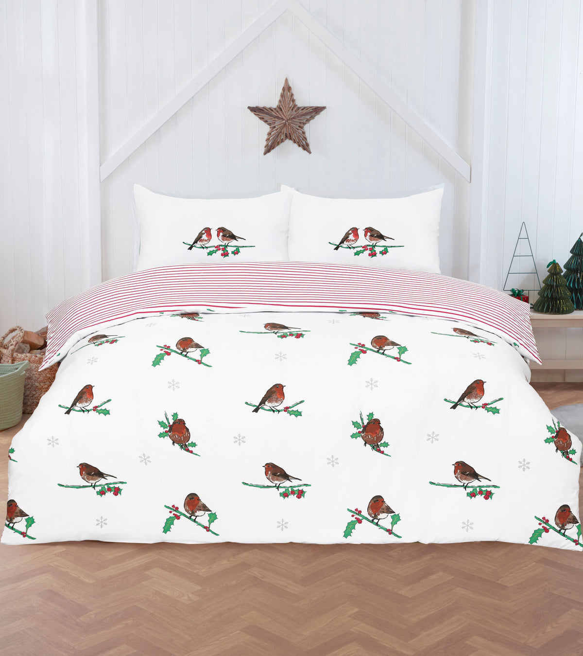 Robin Christmas duvet cover set with holly and red berry design.