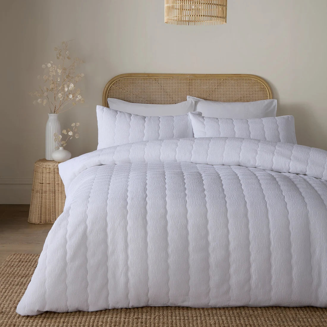 Serene Crinkle Wave textured duvet cover set in white.